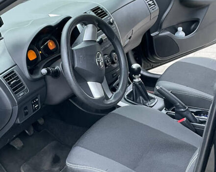 Чорний Тойота Королла, об'ємом двигуна 1.6 л та пробігом 250 тис. км за 8500 $, фото 13 на Automoto.ua