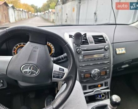 Черный Тойота Королла, объемом двигателя 1.6 л и пробегом 111 тыс. км за 8000 $, фото 6 на Automoto.ua