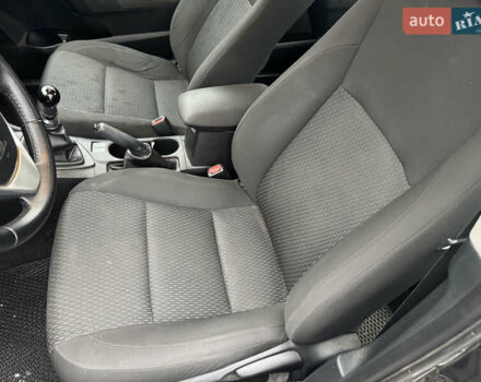 Чорний Тойота Королла, об'ємом двигуна 1.33 л та пробігом 217 тис. км за 7500 $, фото 8 на Automoto.ua