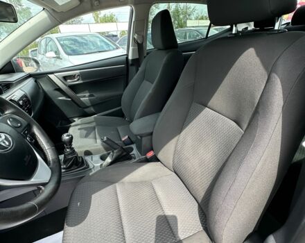 Чорний Тойота Королла, об'ємом двигуна 1.3 л та пробігом 193 тис. км за 8500 $, фото 11 на Automoto.ua