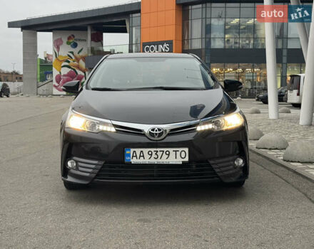 Черный Тойота Королла, объемом двигателя 1.6 л и пробегом 63 тыс. км за 15990 $, фото 1 на Automoto.ua