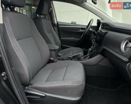 Черный Тойота Королла, объемом двигателя 1.6 л и пробегом 63 тыс. км за 15500 $, фото 6 на Automoto.ua