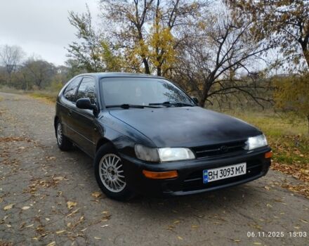 Черный Тойота Королла, объемом двигателя 1.6 л и пробегом 235 тыс. км за 1500 $, фото 1 на Automoto.ua