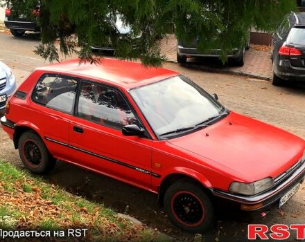 Красный Тойота Королла, объемом двигателя 1.3 л и пробегом 340 тыс. км за 1700 $, фото 4 на Automoto.ua