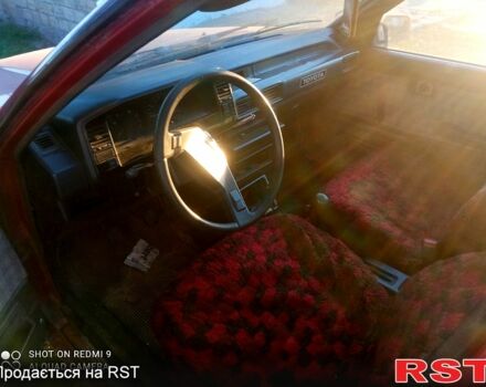 Красный Тойота Королла, объемом двигателя 1.6 л и пробегом 333 тыс. км за 650 $, фото 2 на Automoto.ua