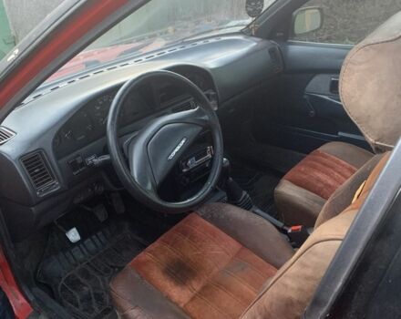 Червоний Тойота Королла, об'ємом двигуна 1.3 л та пробігом 300 тис. км за 1000 $, фото 4 на Automoto.ua