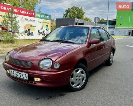 Красный Тойота Королла, объемом двигателя 1.6 л и пробегом 240 тыс. км за 2850 $, фото 1 на Automoto.ua