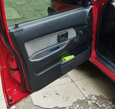 Красный Тойота Королла, объемом двигателя 1.32 л и пробегом 345 тыс. км за 1800 $, фото 5 на Automoto.ua