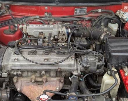 Красный Тойота Королла, объемом двигателя 1.3 л и пробегом 400 тыс. км за 2000 $, фото 4 на Automoto.ua