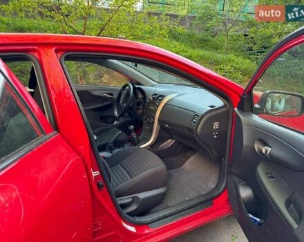 Красный Тойота Королла, объемом двигателя 1.6 л и пробегом 142 тыс. км за 6700 $, фото 6 на Automoto.ua