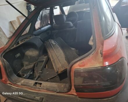 Красный Тойота Королла, объемом двигателя 1.3 л и пробегом 35 тыс. км за 300 $, фото 1 на Automoto.ua