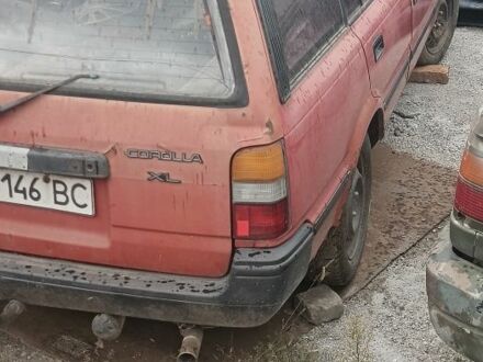 Тойота Королла 1989 в Запорожье на Automoto.ua Красный Тойота Королла, объемом двигателя 1.3 л и пробегом 299 тыс. км за 300 $, фото 1 на Automoto.ua