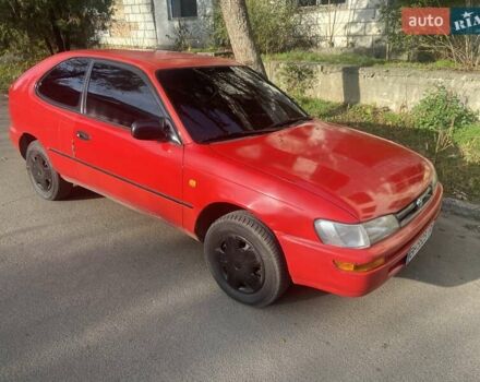 Красный Тойота Королла, объемом двигателя 1.3 л и пробегом 300 тыс. км за 2850 $, фото 1 на Automoto.ua