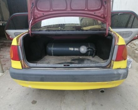 Желтый Тойота Королла, объемом двигателя 1.6 л и пробегом 200 тыс. км за 1949 $, фото 2 на Automoto.ua