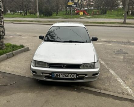 Серый Тойота Королла, объемом двигателя 1.3 л и пробегом 300 тыс. км за 3200 $, фото 1 на Automoto.ua