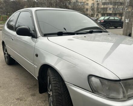 Серый Тойота Королла, объемом двигателя 1.3 л и пробегом 300 тыс. км за 3200 $, фото 3 на Automoto.ua