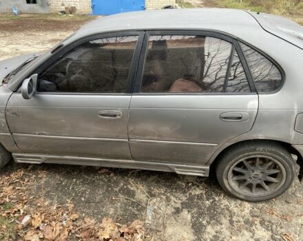 Серый Тойота Королла, объемом двигателя 1.3 л и пробегом 500 тыс. км за 800 $, фото 2 на Automoto.ua