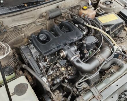 Серый Тойота Королла, объемом двигателя 1.9 л и пробегом 234 тыс. км за 1500 $, фото 5 на Automoto.ua