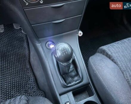 Сірий Тойота Королла, об'ємом двигуна 1.4 л та пробігом 253 тис. км за 4540 $, фото 27 на Automoto.ua