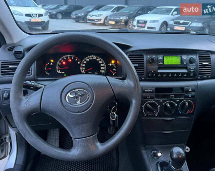 Сірий Тойота Королла, об'ємом двигуна 1.4 л та пробігом 253 тис. км за 4540 $, фото 21 на Automoto.ua
