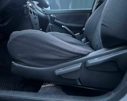 Сірий Тойота Королла, об'ємом двигуна 1.4 л та пробігом 253 тис. км за 4540 $, фото 18 на Automoto.ua