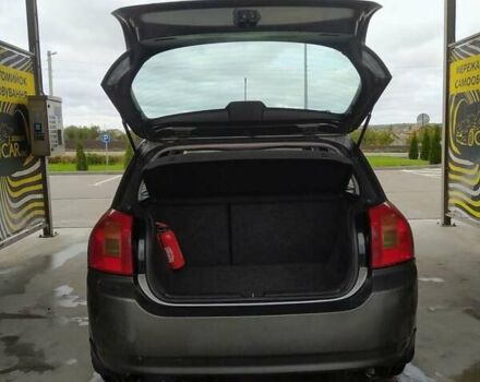 Серый Тойота Королла, объемом двигателя 1.6 л и пробегом 315 тыс. км за 4200 $, фото 1 на Automoto.ua