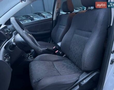 Сірий Тойота Королла, об'ємом двигуна 1.4 л та пробігом 253 тис. км за 4540 $, фото 17 на Automoto.ua