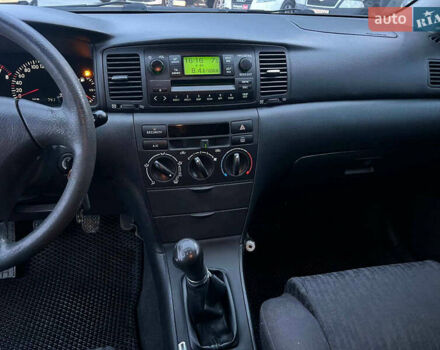 Сірий Тойота Королла, об'ємом двигуна 1.4 л та пробігом 253 тис. км за 4540 $, фото 24 на Automoto.ua