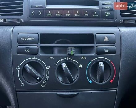 Сірий Тойота Королла, об'ємом двигуна 1.4 л та пробігом 253 тис. км за 4540 $, фото 26 на Automoto.ua