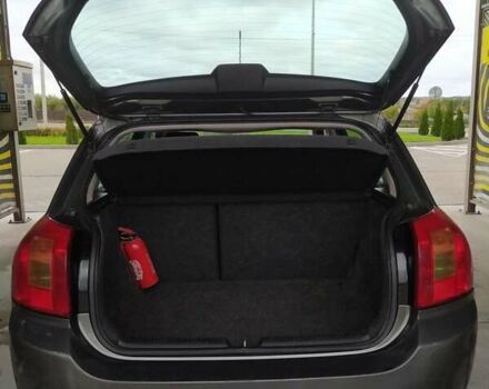 Серый Тойота Королла, объемом двигателя 1.6 л и пробегом 315 тыс. км за 4200 $, фото 12 на Automoto.ua