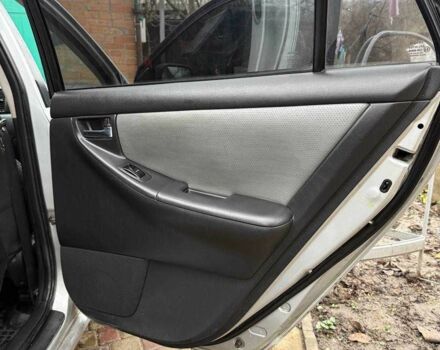 Сірий Тойота Королла, об'ємом двигуна 1.6 л та пробігом 201 тис. км за 3600 $, фото 12 на Automoto.ua