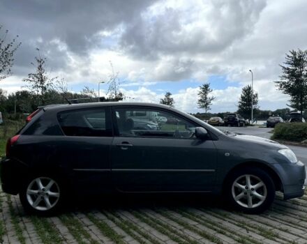 Сірий Тойота Королла, об'ємом двигуна 1.4 л та пробігом 270 тис. км за 4600 $, фото 3 на Automoto.ua