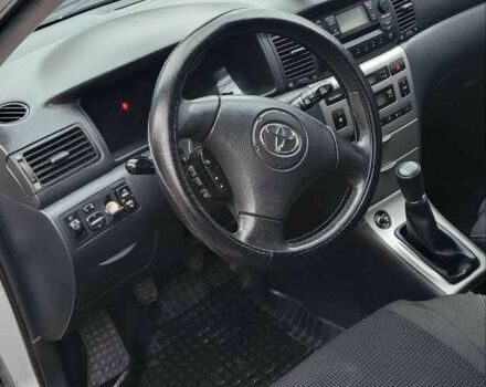 Сірий Тойота Королла, об'ємом двигуна 1.6 л та пробігом 201 тис. км за 3600 $, фото 5 на Automoto.ua