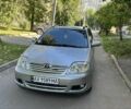 Сірий Тойота Королла, об'ємом двигуна 2 л та пробігом 300 тис. км за 4016 $, фото 1 на Automoto.ua
