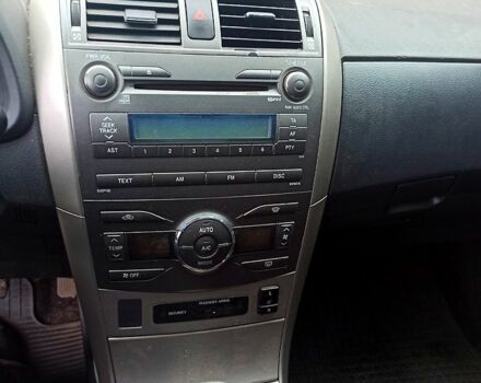 Сірий Тойота Королла, об'ємом двигуна 1.6 л та пробігом 195 тис. км за 4000 $, фото 4 на Automoto.ua