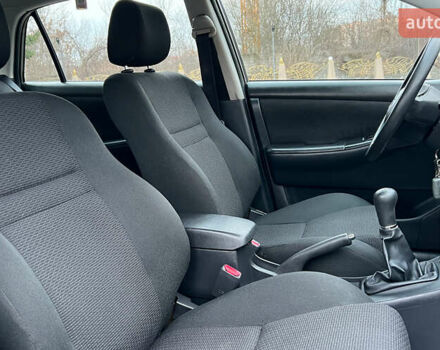 Серый Тойота Королла, объемом двигателя 1.6 л и пробегом 142 тыс. км за 5750 $, фото 14 на Automoto.ua