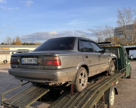 Серый Тойота Королла, объемом двигателя 1.6 л и пробегом 235 тыс. км за 650 $, фото 2 на Automoto.ua