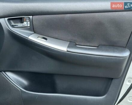 Сірий Тойота Королла, об'ємом двигуна 1.6 л та пробігом 245 тис. км за 5490 $, фото 19 на Automoto.ua