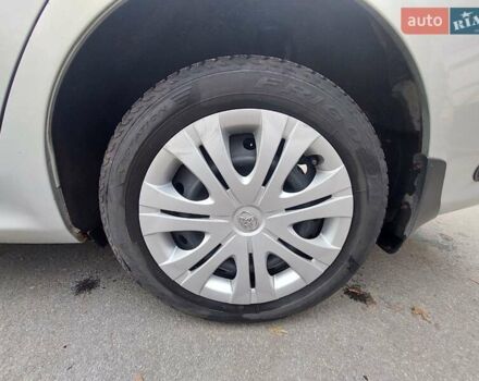 Серый Тойота Королла, объемом двигателя 1.6 л и пробегом 250 тыс. км за 7000 $, фото 17 на Automoto.ua