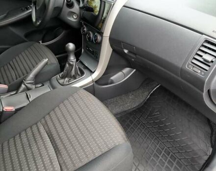 Серый Тойота Королла, объемом двигателя 1.6 л и пробегом 193 тыс. км за 7700 $, фото 11 на Automoto.ua