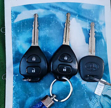 Серый Тойота Королла, объемом двигателя 1.6 л и пробегом 163 тыс. км за 6900 $, фото 47 на Automoto.ua