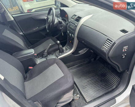Серый Тойота Королла, объемом двигателя 1.6 л и пробегом 162 тыс. км за 7300 $, фото 13 на Automoto.ua