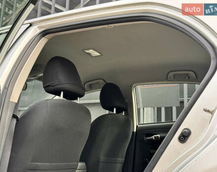 Серый Тойота Королла, объемом двигателя 1.6 л и пробегом 160 тыс. км за 7495 $, фото 14 на Automoto.ua