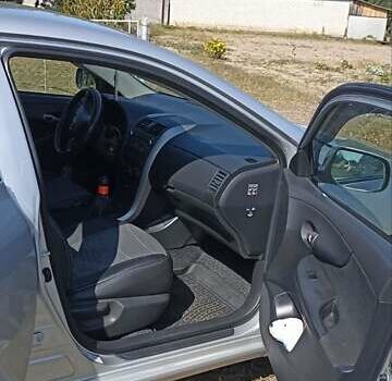 Серый Тойота Королла, объемом двигателя 1.6 л и пробегом 142 тыс. км за 7000 $, фото 4 на Automoto.ua