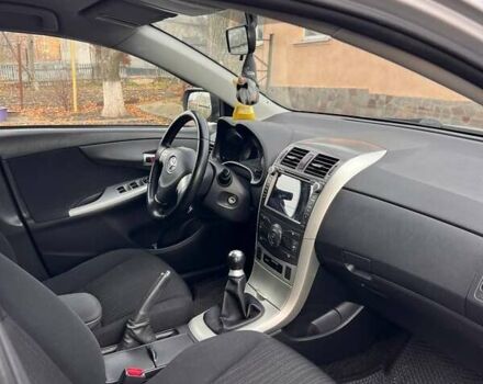 Серый Тойота Королла, объемом двигателя 1.6 л и пробегом 260 тыс. км за 6900 $, фото 3 на Automoto.ua