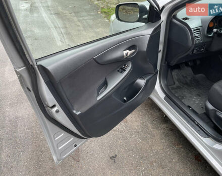 Сірий Тойота Королла, об'ємом двигуна 1.6 л та пробігом 236 тис. км за 3999 $, фото 10 на Automoto.ua