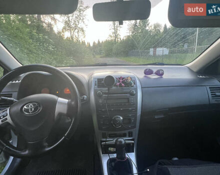 Сірий Тойота Королла, об'ємом двигуна 1.59 л та пробігом 300 тис. км за 5800 $, фото 4 на Automoto.ua