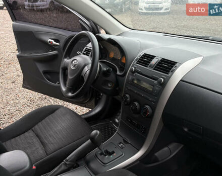 Серый Тойота Королла, объемом двигателя 1.6 л и пробегом 44 тыс. км за 8300 $, фото 19 на Automoto.ua