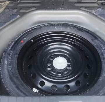 Серый Тойота Королла, объемом двигателя 1.6 л и пробегом 148 тыс. км за 7200 $, фото 3 на Automoto.ua