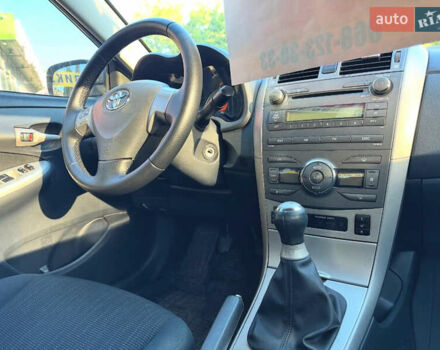 Серый Тойота Королла, объемом двигателя 1.6 л и пробегом 169 тыс. км за 6999 $, фото 8 на Automoto.ua